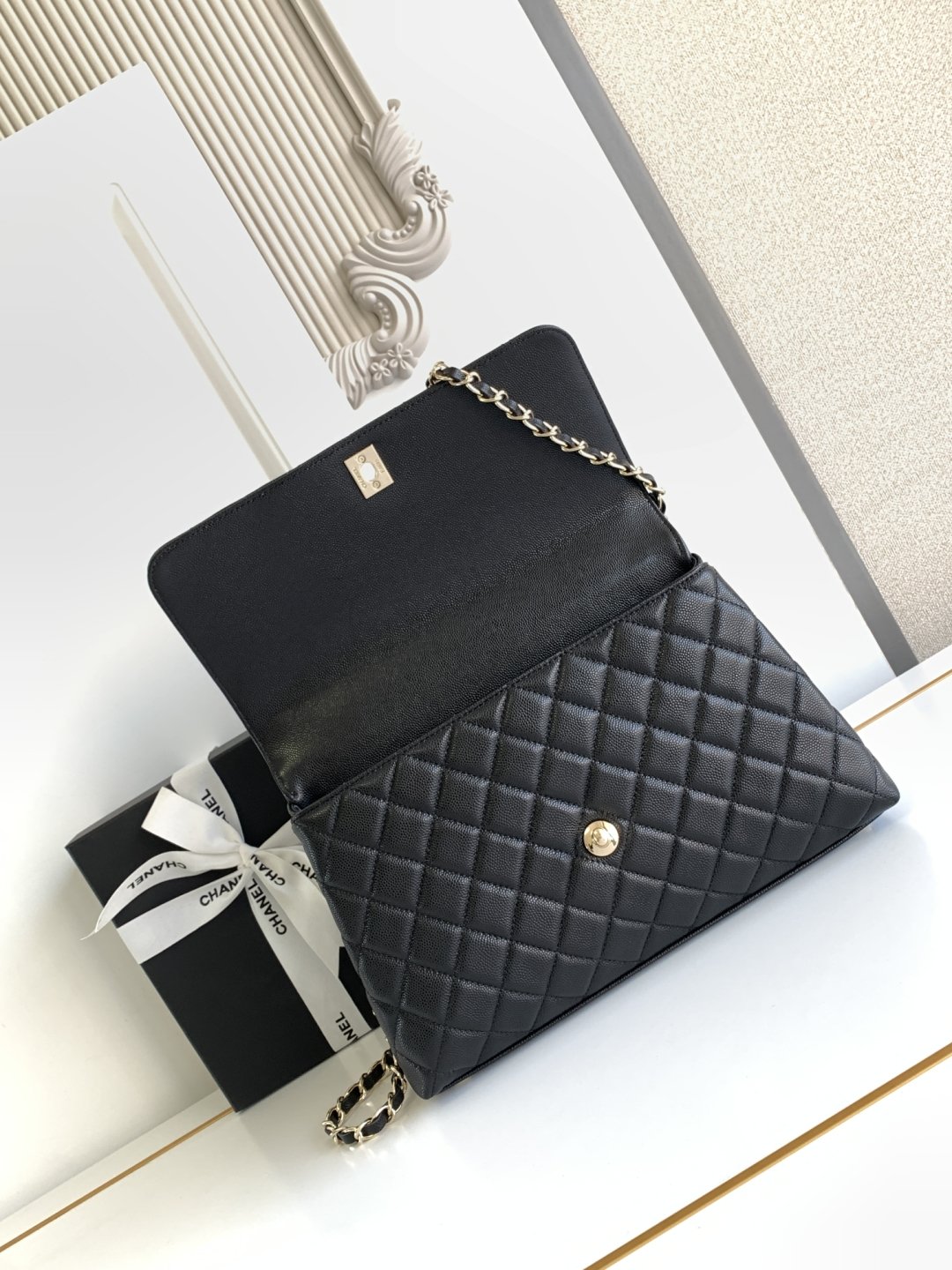 Chanel Bag COCO Handle size 29 cm - Image 3