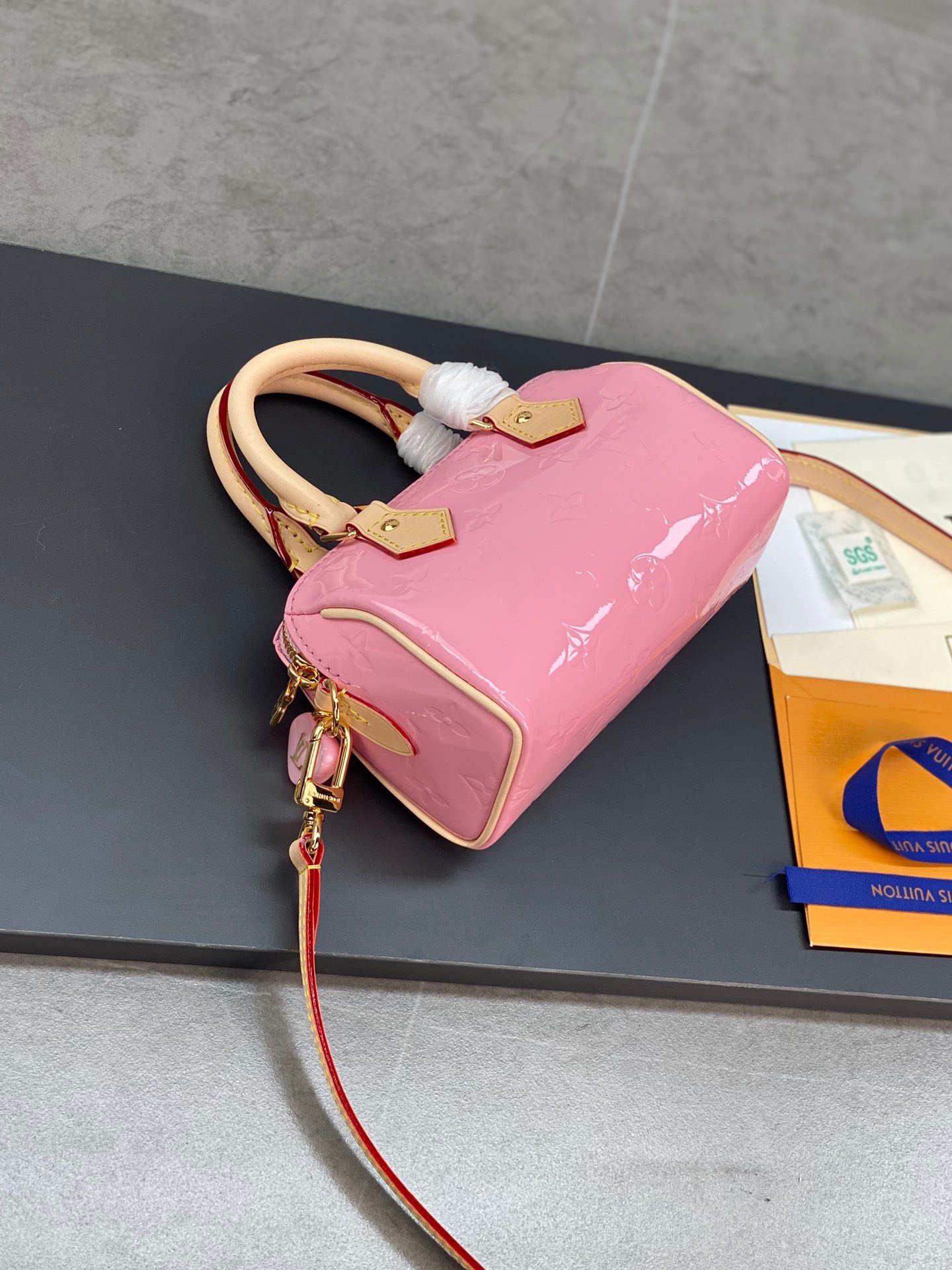 Louis Vuitton LV Nano Speedy Pink Mini Like Auth Shiny Leather Handbags 16x10x7.5cm - Image 3