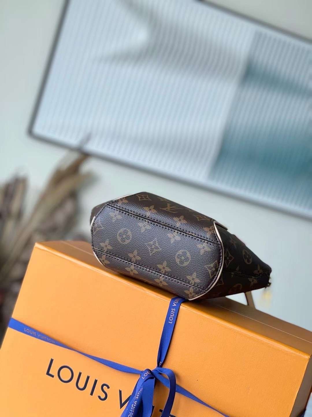 Louis Vuitton Ellipse BB Monogram Handle White Milk Handbags 28x21x8cm - Image 7