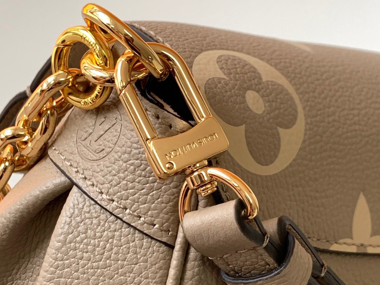 Louis Vuitton LV Favorite Brown Like Auth Handbags Lock Gold 24x14cm - Image 4