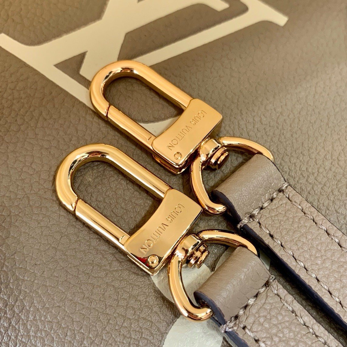Louis Vuitton LV Onthego Woman’s Grey Cowhide Leather Handbags 25cm - Image 8