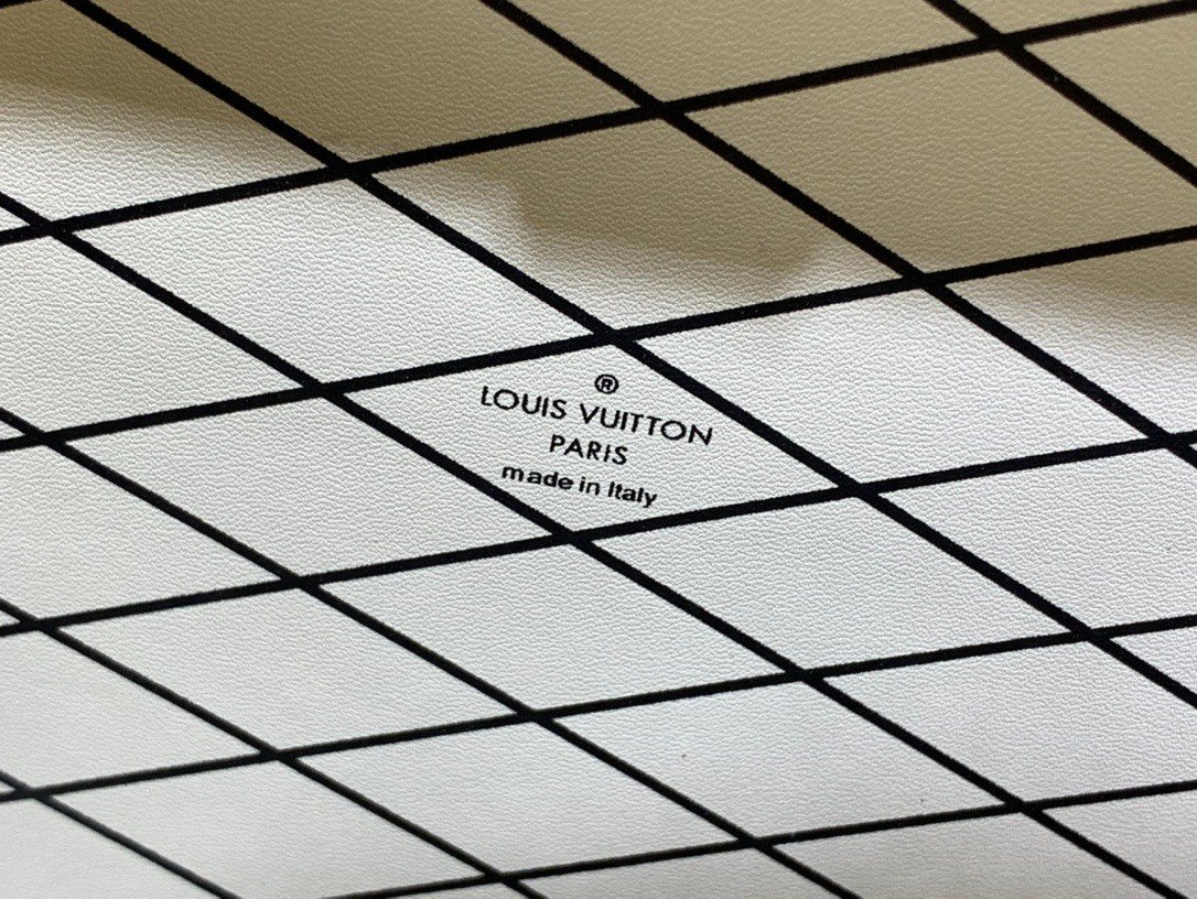 Louis Vuitton LV Petite Malle LV Monogram Pattern Like Auth Handbags 24x16x13cm - Image 9