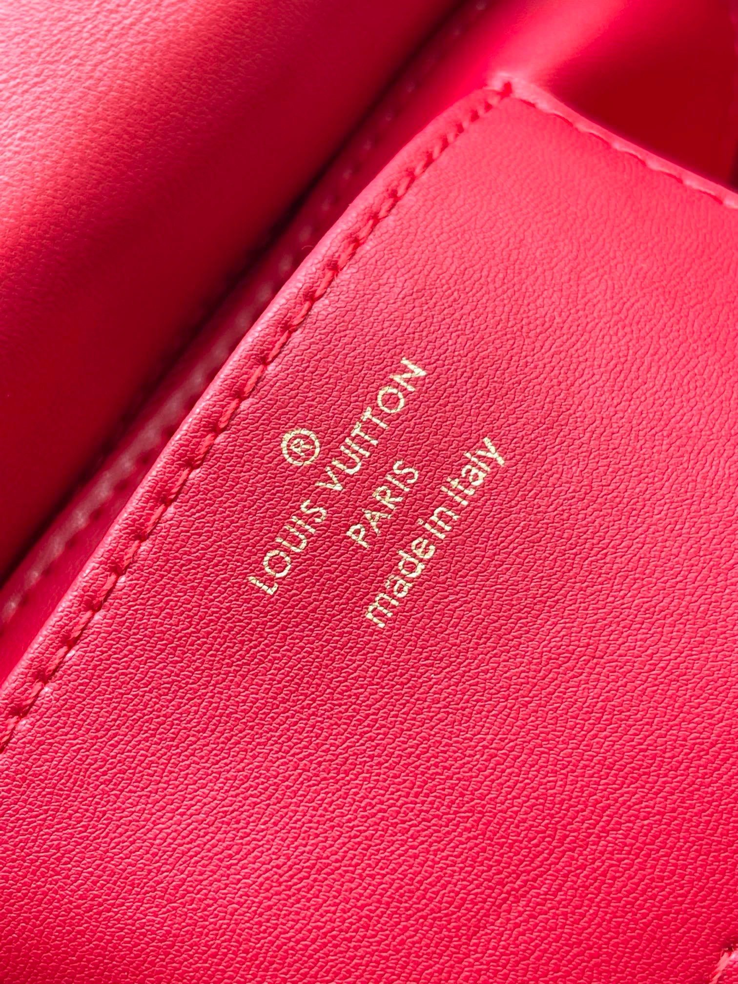 Louis Vuitton LV Twist Like Auth Woman’s Red Handbags Smooth Leather 23cm - Image 7