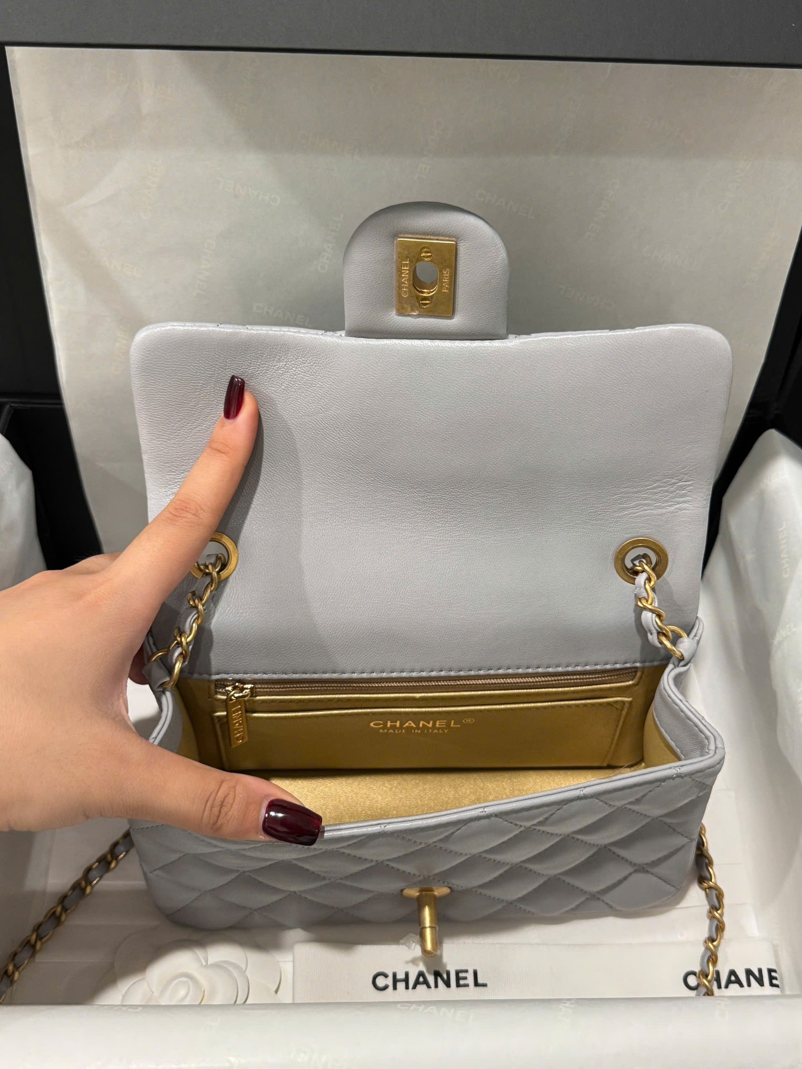 Chanel Classic Flap Mini Grey Gold Hardware 20cm - Image 6