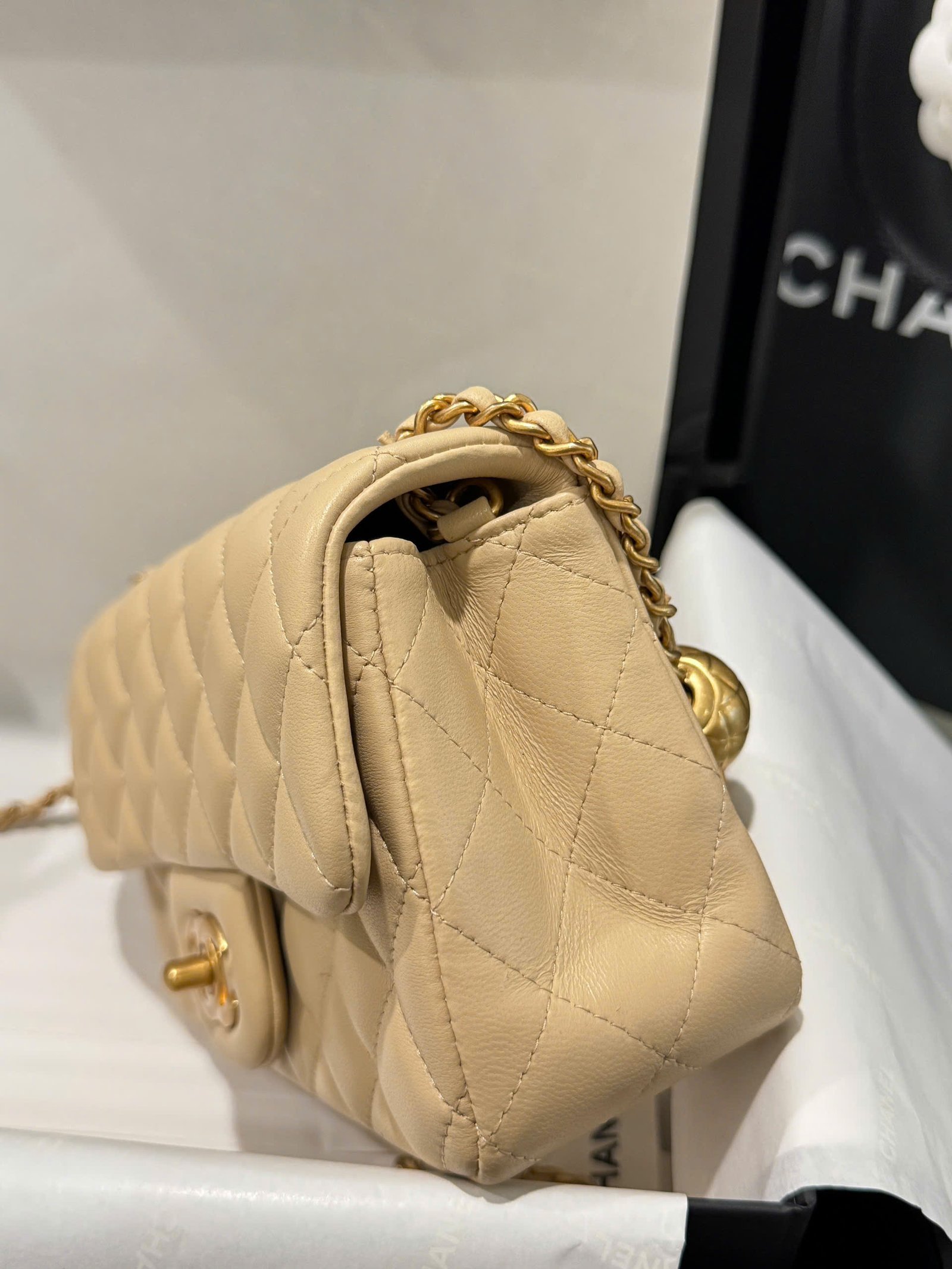 Chanel Classic Flap Mini Beige Gold Hardware 20cm - Image 3