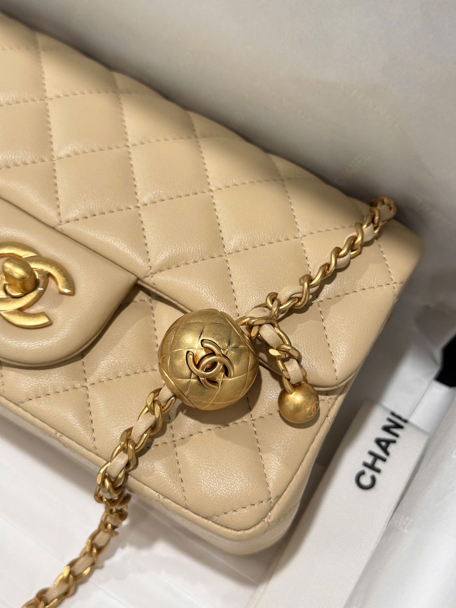 Chanel Classic Flap Mini Beige Gold Hardware 20cm - Image 6