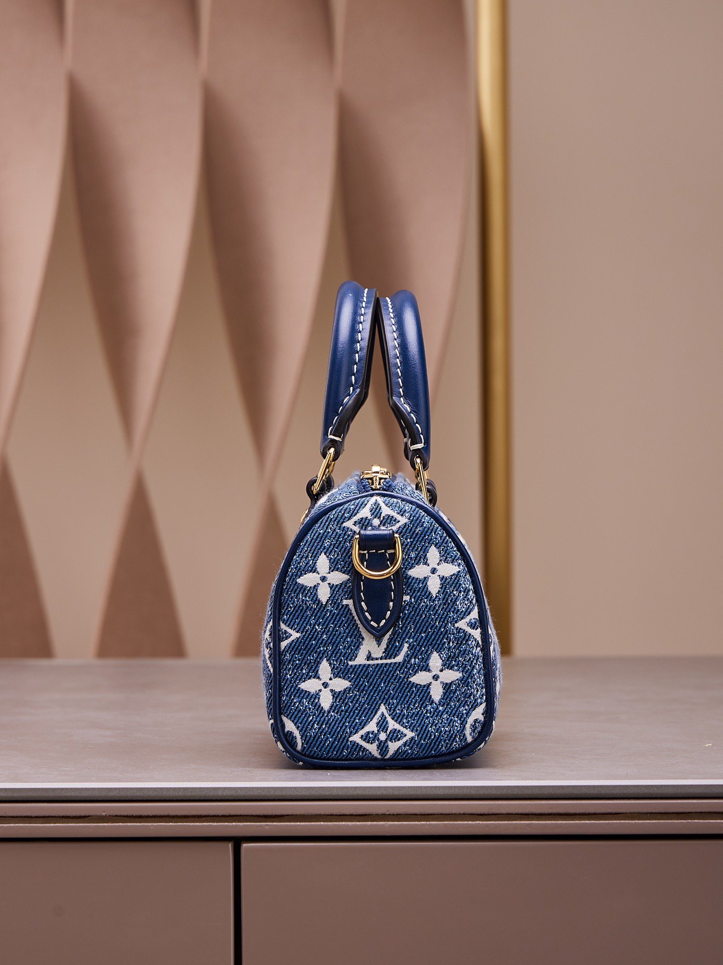 Louis Vuitton LV Speedy Monogram Demin Woman’s Like Auth Handbags 16x10x7.5cm - Image 4