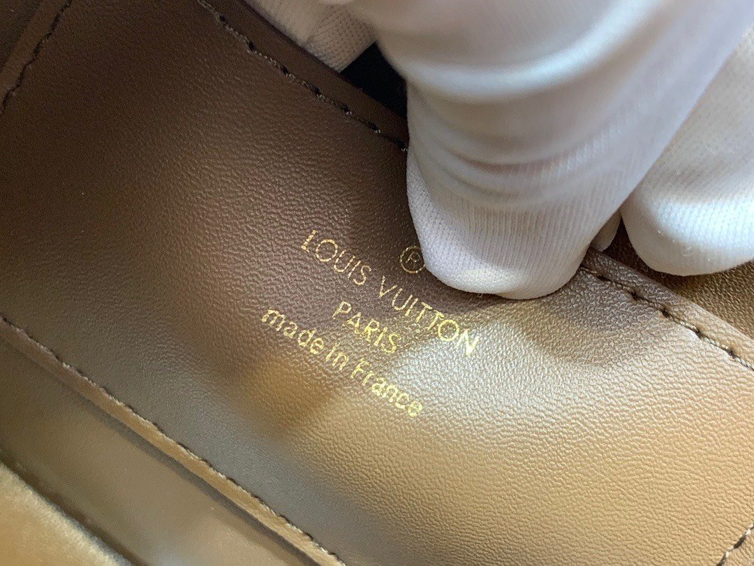 Louis Vuitton LV Twist Handle Like Auth Lock Gold Handbags 17x25x11cm - Image 3