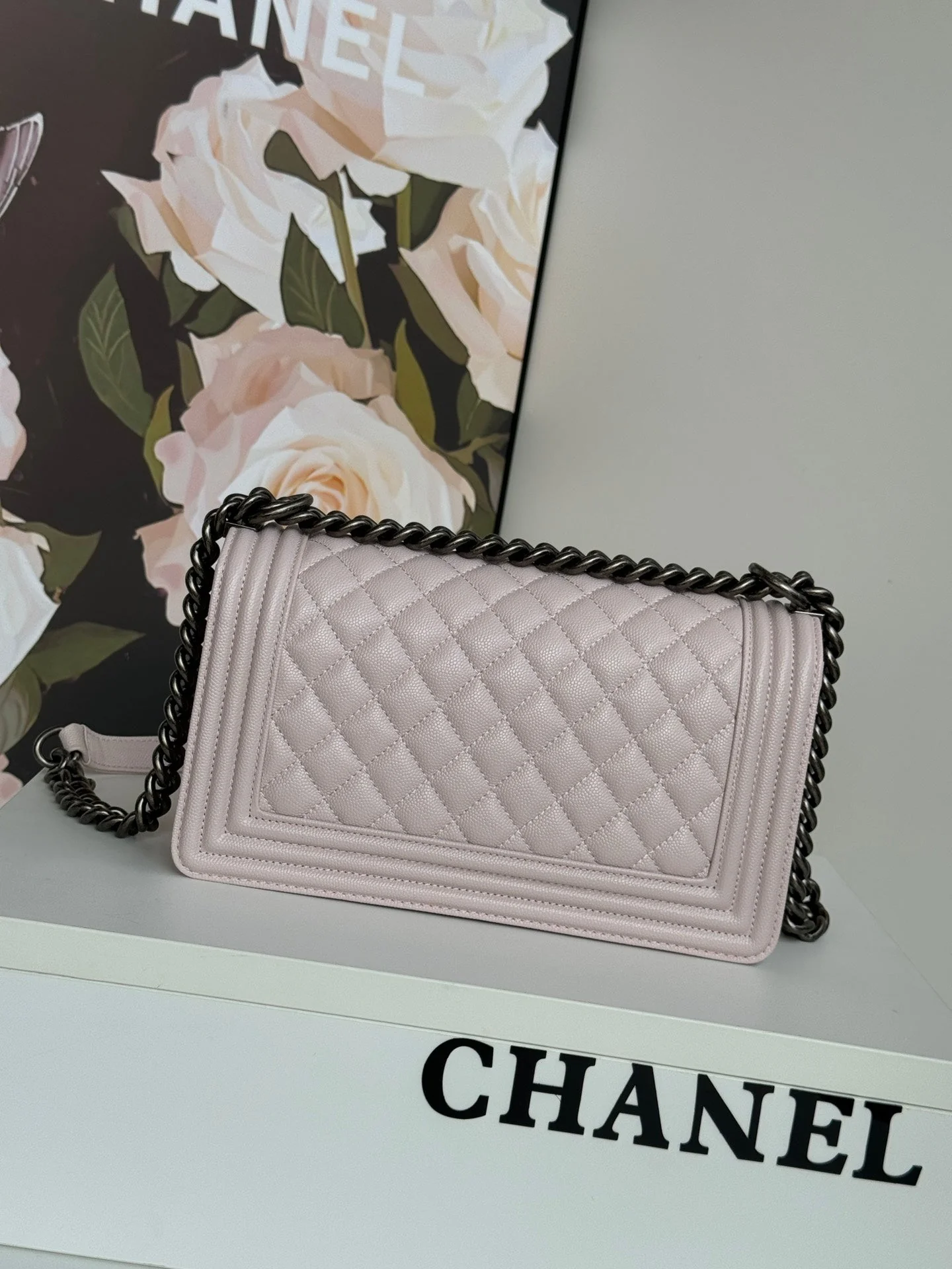 CHANEL BOY BAG MEDIUM 25 IN PINK CALFSKIN - Image 2
