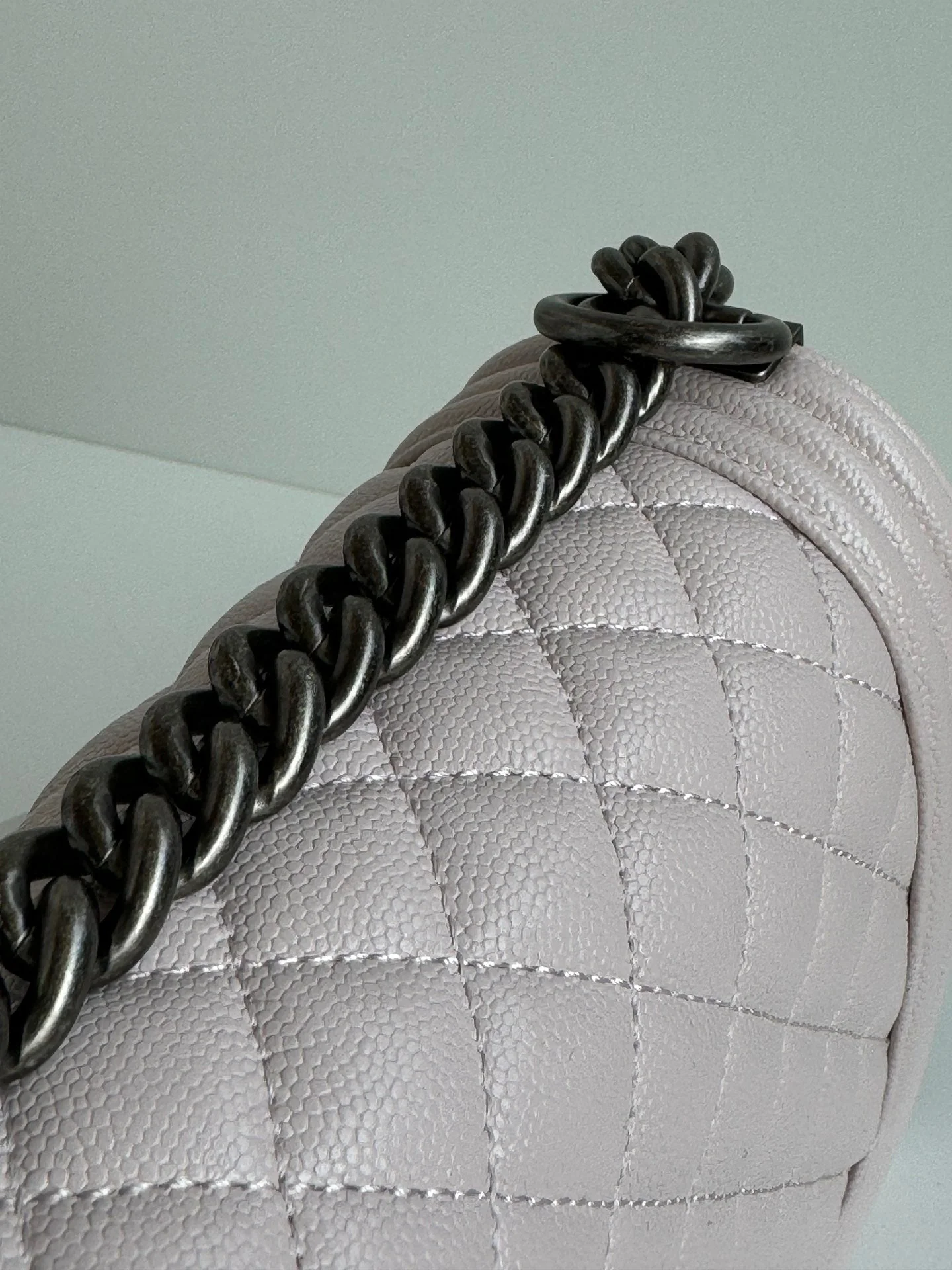 CHANEL BOY BAG MEDIUM 25 IN PINK CALFSKIN - Image 6