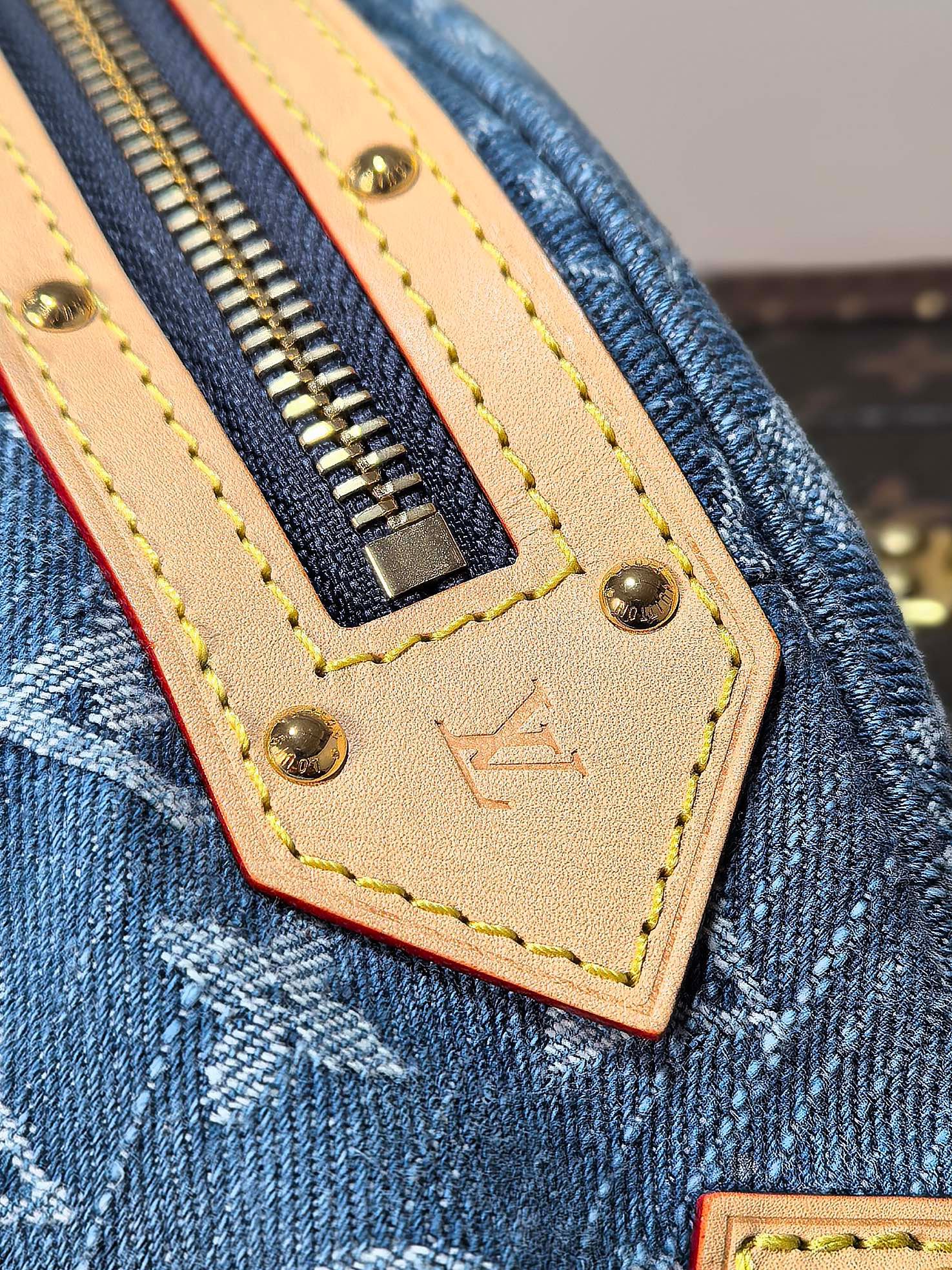 LV 25S BUMBAG 38 IN BLUE MONOGRAM DENIM LEATHER TRIM GOLD HARDWARE - Image 9