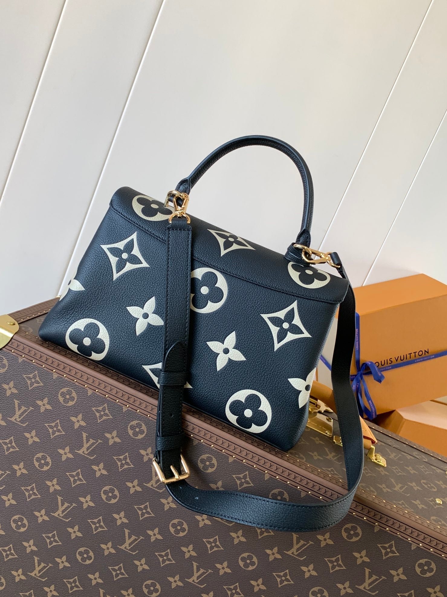 LV MADELEINE 30 IN BLACK MIX WHITE MONOGRAM CALFSKIN EMBOSSED LOGO - Image 3