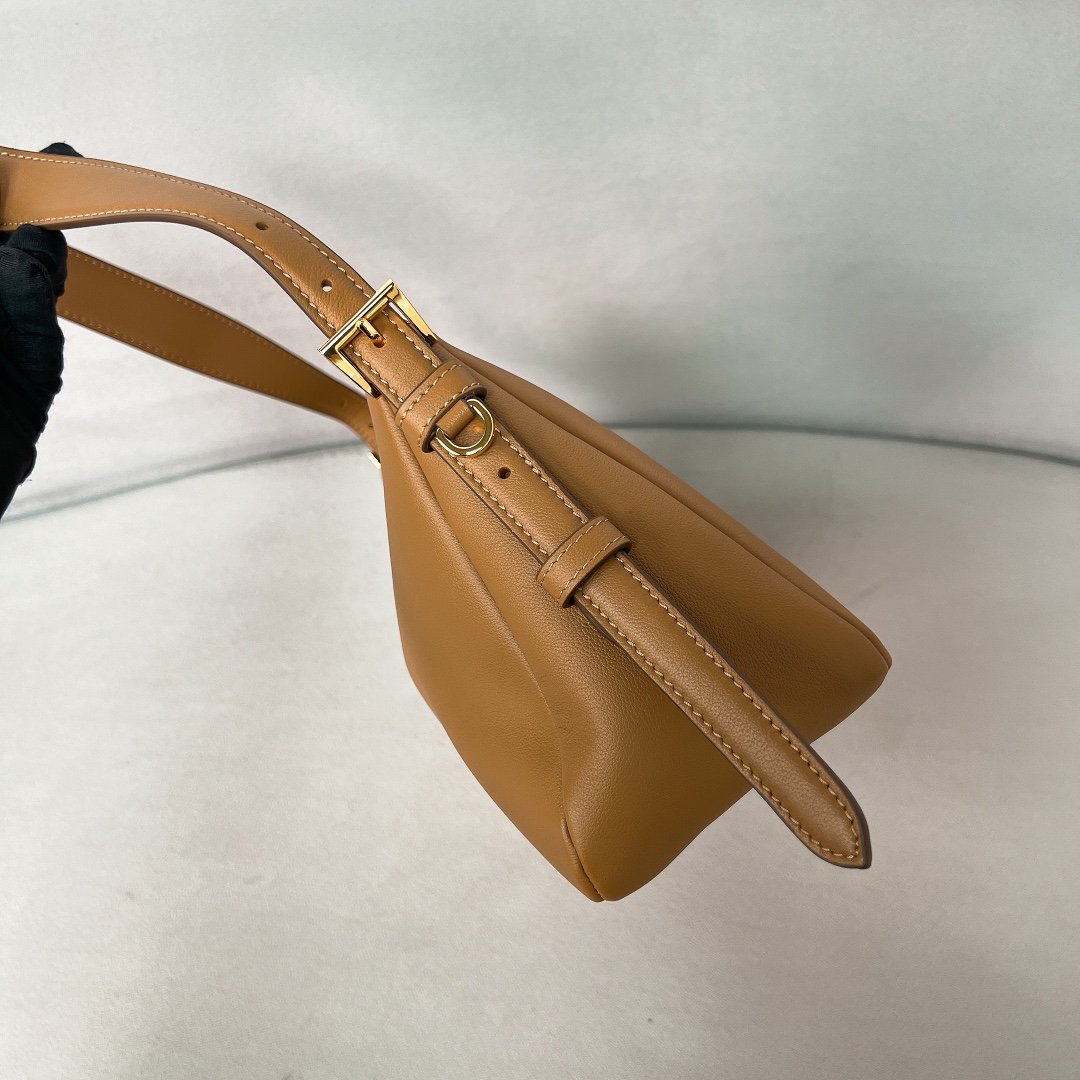 Prada Medium Aimée Shoulder Bag | Brown - Image 6