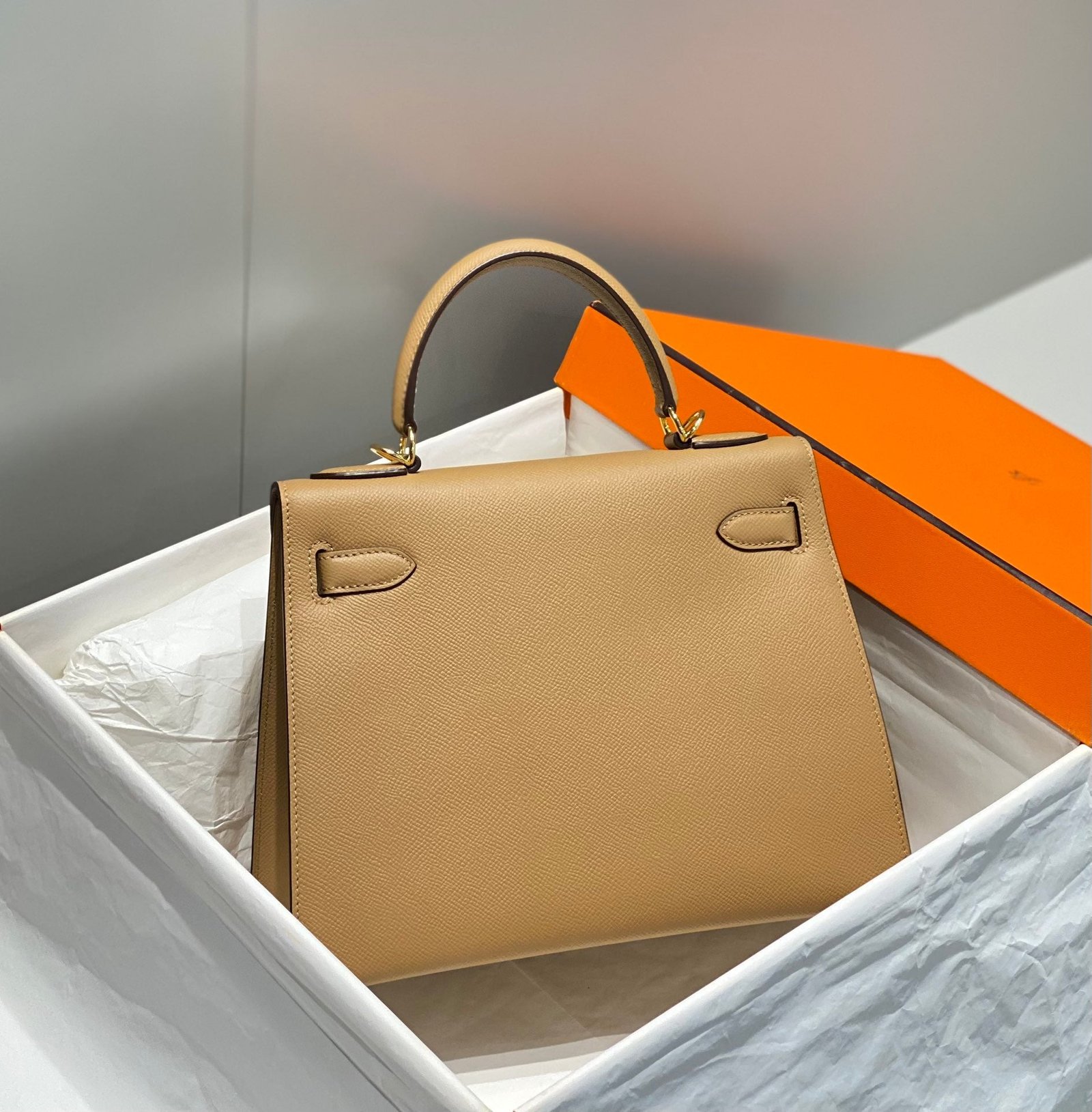 HN 28 IN CHAI EPSOM GOLD HARDWARE - Image 3