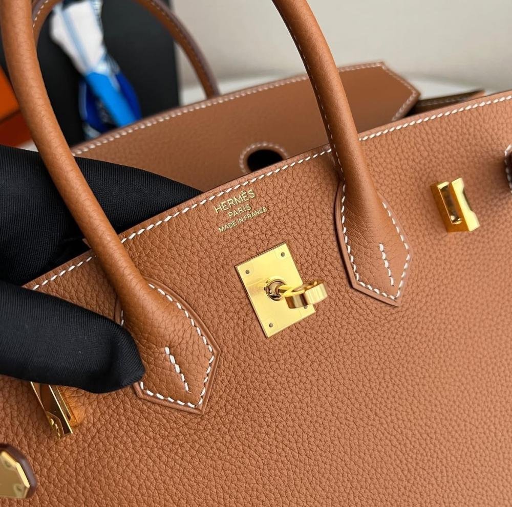 HN 25 Gold colour with Gold Hardware - Image 5
