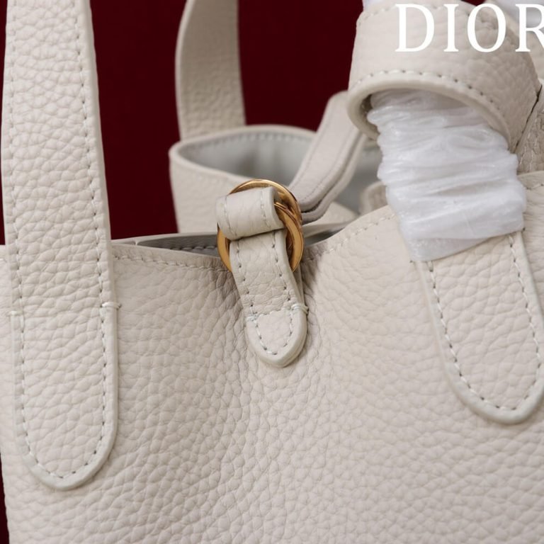 Dior Medium Signature Bucket Bag - Image 5