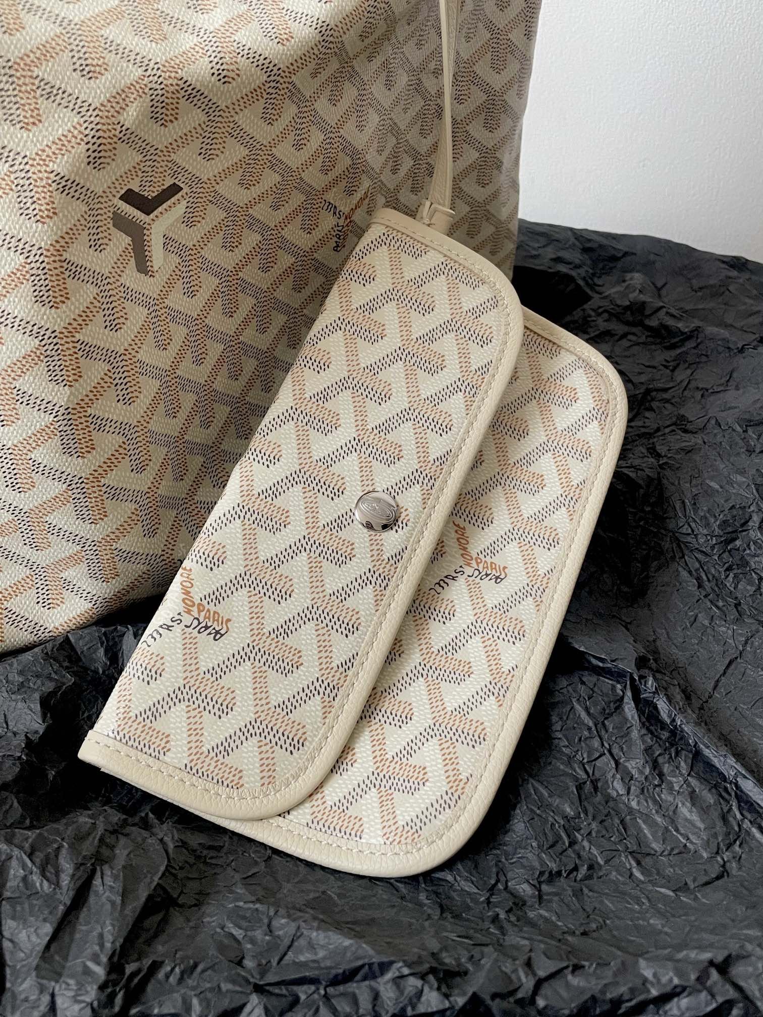 GOYARD Goyardine Boheme Hobo White - Image 5