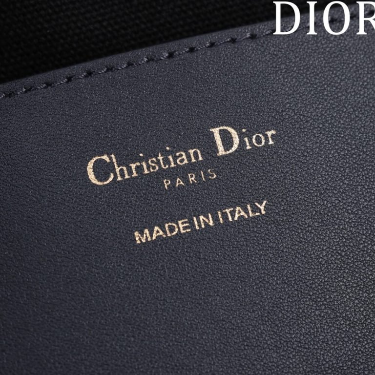 Dior Medium Signature Bucket Bag - Image 6