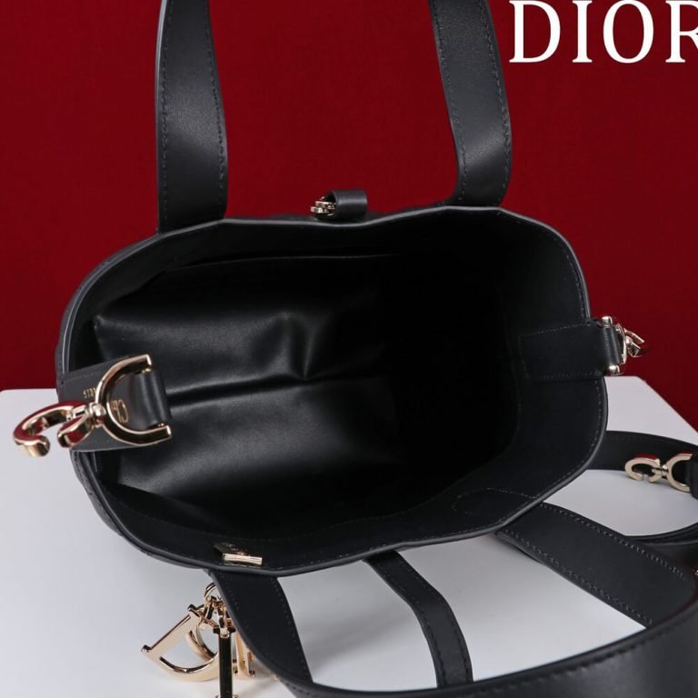 Small Dior Toujours Vertical Tote Bag - Image 10