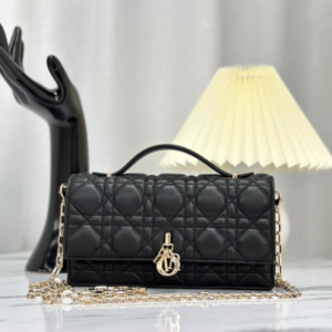 Dior Women's Super Handbag Black Crossbody Bag 21×11.5cm